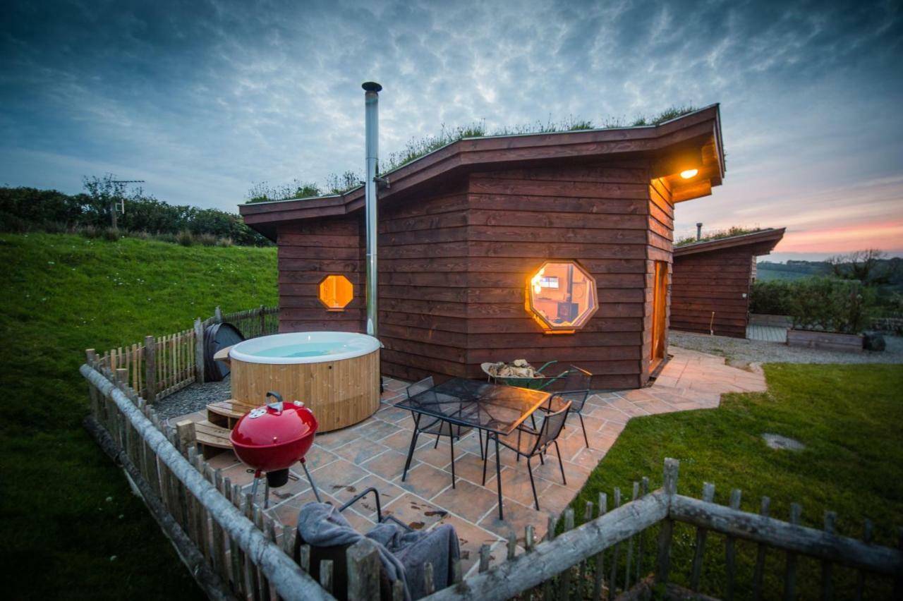 Treberfedd Farm Cottages And Cabins Lampeter Exterior foto